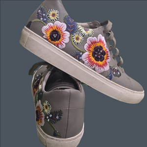 Sketcher Sinker Floral Embroidered Shoes Sz 9